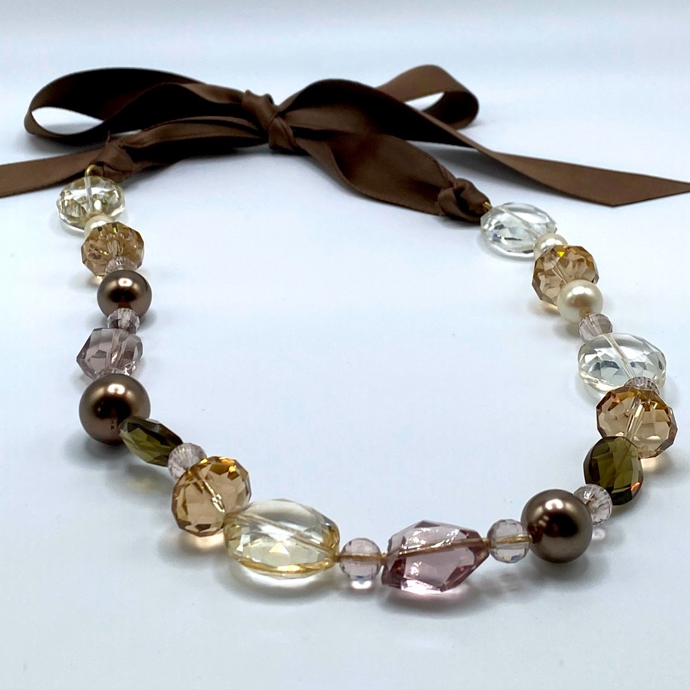 🤎 CHLOE 🤎 Stella & Dot 🤍Multi-Stone Quartz Like Crystal & Faux Pearl Necklace